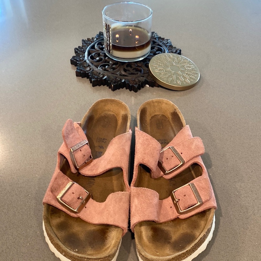 Size 42 Birkenstock mauve color with rose gold buckles